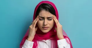 علت سردرد در ماه رمضان و راهکارهای پیشگیری از آن