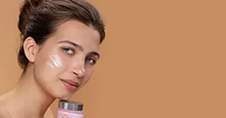 معرفی بهترین کرم آبرسان قوی برای پوست خشک