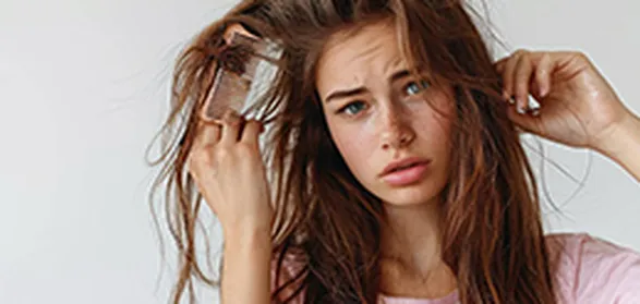 راهنمای انتخاب محصولات مراقبتی برای موهای خشک و آسیب دیده 