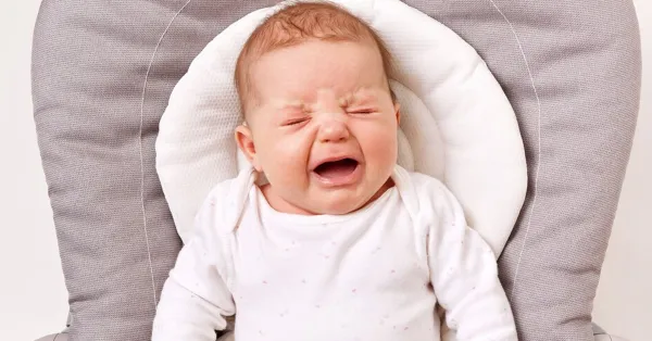 نفخ نوزاد و راه‌های مقابله با آن